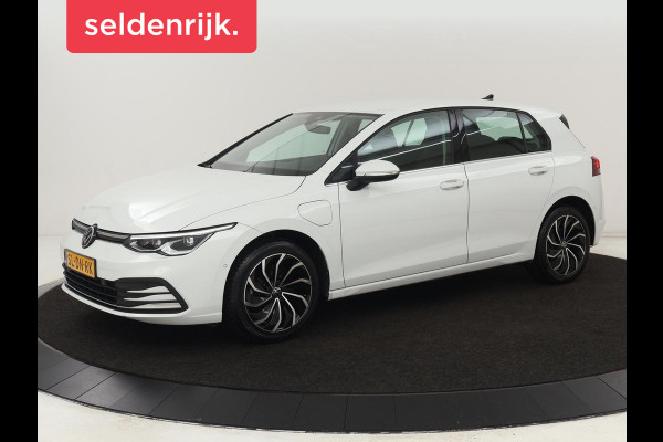 Volkswagen Golf 1.4 eHybrid Style | Camera | Massage | Carplay | Memory | Sfeerverlichting | Adaptive cruise | Keyless | Navigatie | Full LED | Digital Cockpit