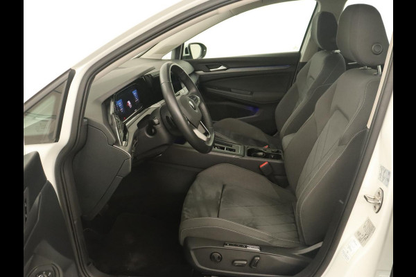 Volkswagen Golf 1.4 eHybrid Style | Camera | Massage | Carplay | Memory | Sfeerverlichting | Adaptive cruise | Keyless | Navigatie | Full LED | Digital Cockpit
