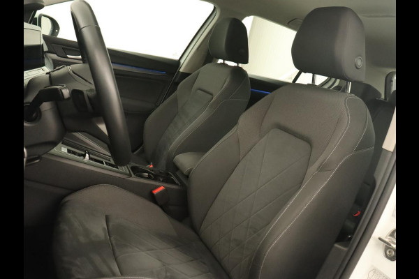 Volkswagen Golf 1.4 eHybrid Style | Camera | Massage | Carplay | Memory | Sfeerverlichting | Adaptive cruise | Keyless | Navigatie | Full LED | Digital Cockpit
