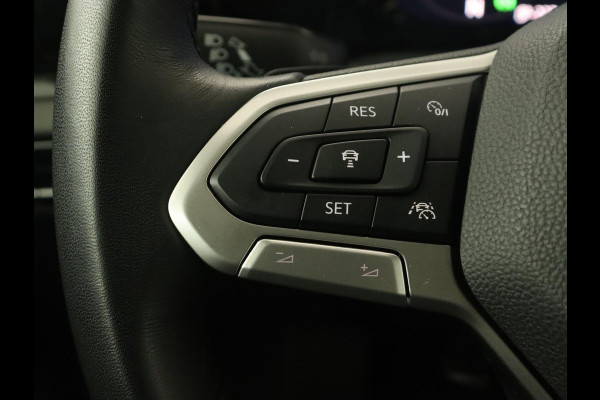 Volkswagen Golf 1.4 eHybrid Style | Camera | Massage | Carplay | Memory | Sfeerverlichting | Adaptive cruise | Keyless | Navigatie | Full LED | Digital Cockpit
