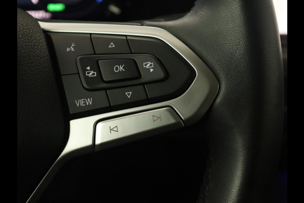 Volkswagen Golf 1.4 eHybrid Style | Camera | Massage | Carplay | Memory | Sfeerverlichting | Adaptive cruise | Keyless | Navigatie | Full LED | Digital Cockpit