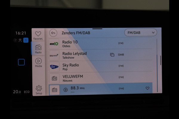 Volkswagen Golf 1.4 eHybrid Style | Camera | Massage | Carplay | Memory | Sfeerverlichting | Adaptive cruise | Keyless | Navigatie | Full LED | Digital Cockpit