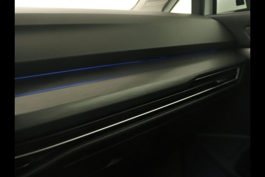 Volkswagen Golf 1.4 eHybrid Style | Camera | Massage | Carplay | Memory | Sfeerverlichting | Adaptive cruise | Keyless | Navigatie | Full LED | Digital Cockpit