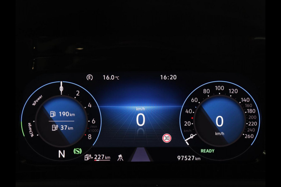 Volkswagen Golf 1.4 eHybrid Style | Camera | Massage | Carplay | Memory | Sfeerverlichting | Adaptive cruise | Keyless | Navigatie | Full LED | Digital Cockpit