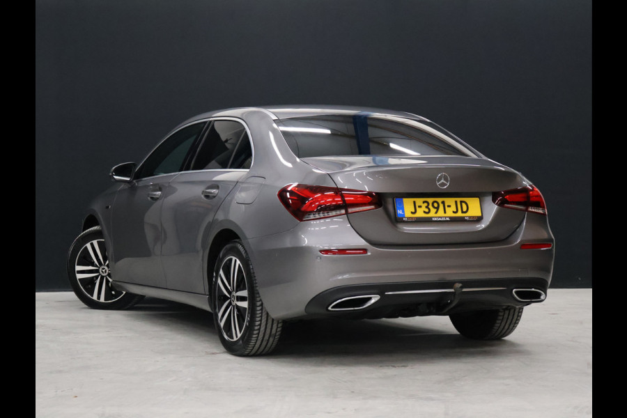 Mercedes-Benz A-Klasse 250 e Business Solution Luxury Limited [SFEERVERLICHTING, TREKHAAK, CAMERA, PDC 360, CRUISE CONTROL, STOELVERWARMING, FLIPPERS, BLUETOOTH TELEFOON, AUTO AIRCO, NAVIGATIE, NIEUWSTAAT]