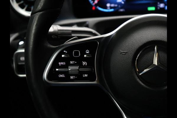 Mercedes-Benz A-Klasse 250 e Business Solution Luxury Limited [SFEERVERLICHTING, TREKHAAK, CAMERA, PDC 360, CRUISE CONTROL, STOELVERWARMING, FLIPPERS, BLUETOOTH TELEFOON, AUTO AIRCO, NAVIGATIE, NIEUWSTAAT]
