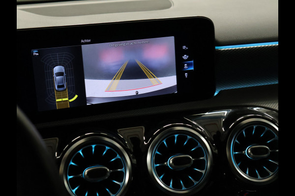 Mercedes-Benz A-Klasse 250 e Business Solution Luxury Limited [SFEERVERLICHTING, TREKHAAK, CAMERA, PDC 360, CRUISE CONTROL, STOELVERWARMING, FLIPPERS, BLUETOOTH TELEFOON, AUTO AIRCO, NAVIGATIE, NIEUWSTAAT]