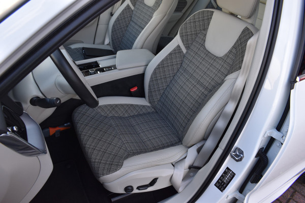 Volvo XC60 2.0 T5 Momentum Pro Pano/automaat 1e eig Trekhaak Navi