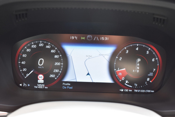 Volvo XC60 2.0 T5 Momentum Pro Pano/automaat 1e eig Trekhaak Navi