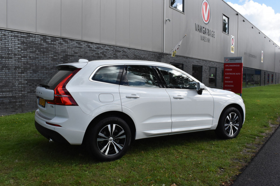 Volvo XC60 2.0 T5 Momentum Pro Pano/automaat 1e eig Trekhaak Navi