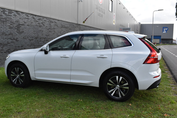 Volvo XC60 2.0 T5 Momentum Pro Pano/automaat 1e eig Trekhaak Navi