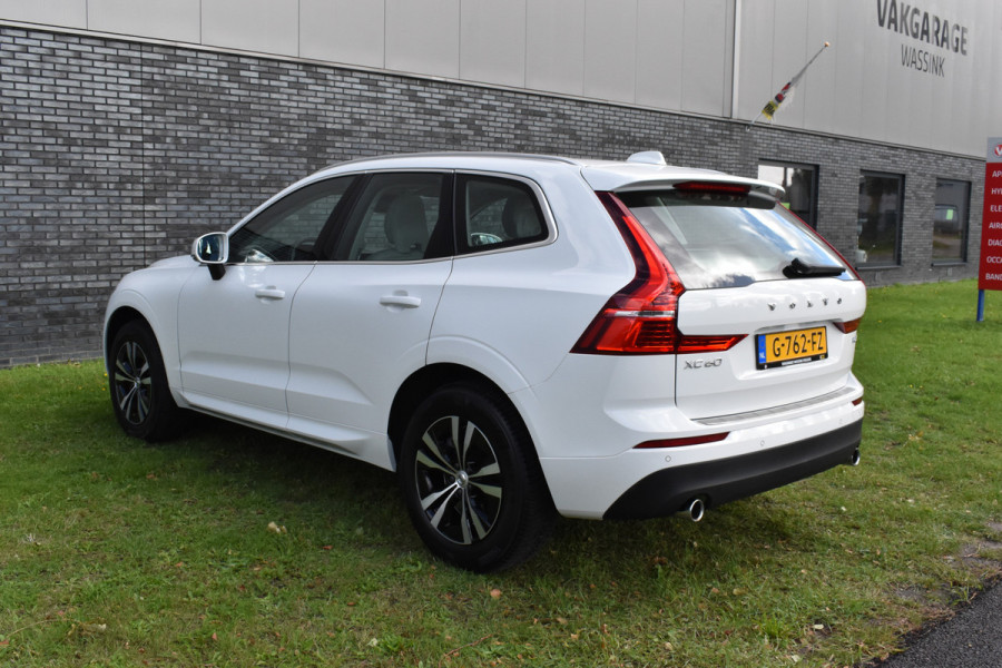 Volvo XC60 2.0 T5 Momentum Pro Pano/automaat 1e eig Trekhaak Navi