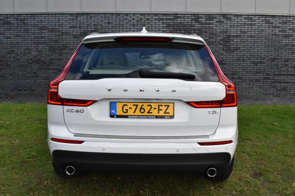 Volvo XC60 2.0 T5 Momentum Pro Pano/automaat 1e eig Trekhaak Navi