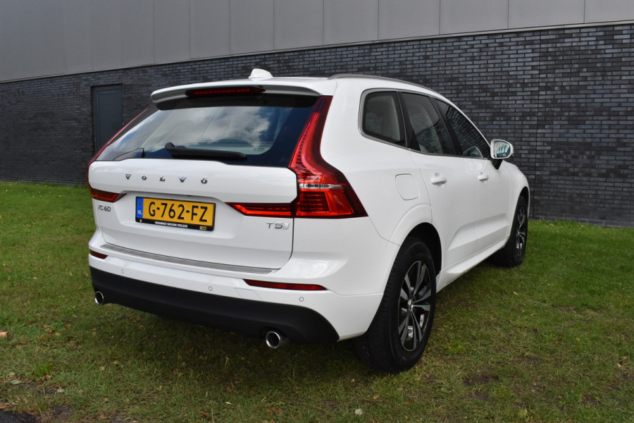 Volvo XC60 2.0 T5 Momentum Pro Pano/automaat 1e eig Trekhaak Navi