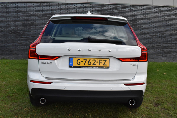 Volvo XC60 2.0 T5 Momentum Pro Pano/automaat 1e eig Trekhaak Navi