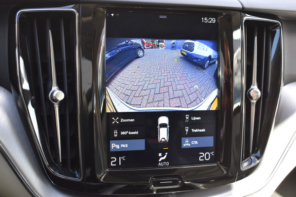 Volvo XC60 2.0 T5 Momentum Pro Pano/automaat 1e eig Trekhaak Navi