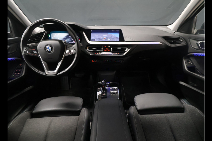 BMW 1-serie 118i Sportline [APPLE CARPLAY, ANDROID AUTO, LED DIMLICHT, CRUISE CONTROL, SPORTSTOELEN, PARKEERSENSOR, NIEUWSTAAT]