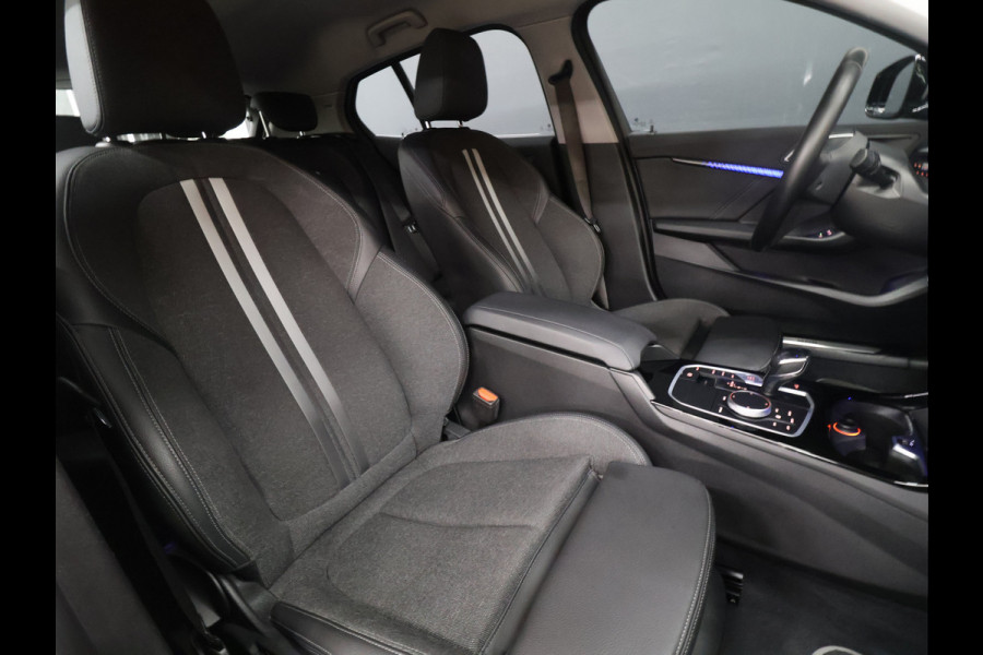 BMW 1-serie 118i Sportline [APPLE CARPLAY, ANDROID AUTO, LED DIMLICHT, CRUISE CONTROL, SPORTSTOELEN, PARKEERSENSOR, NIEUWSTAAT]