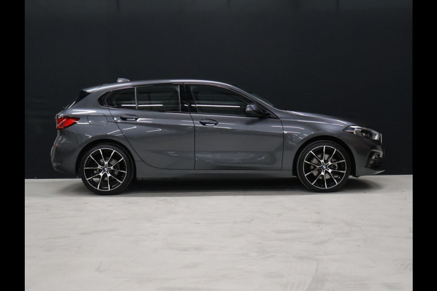 BMW 1-serie 118i Sportline [APPLE CARPLAY, ANDROID AUTO, LED DIMLICHT, CRUISE CONTROL, SPORTSTOELEN, PARKEERSENSOR, NIEUWSTAAT]