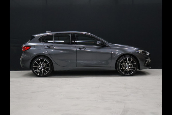 BMW 1-serie 118i Sportline [APPLE CARPLAY, ANDROID AUTO, LED DIMLICHT, CRUISE CONTROL, SPORTSTOELEN, PARKEERSENSOR, NIEUWSTAAT]