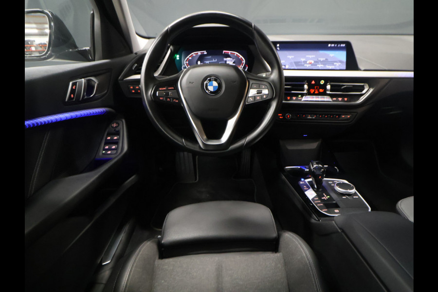BMW 1-serie 118i Sportline [APPLE CARPLAY, ANDROID AUTO, LED DIMLICHT, CRUISE CONTROL, SPORTSTOELEN, PARKEERSENSOR, NIEUWSTAAT]