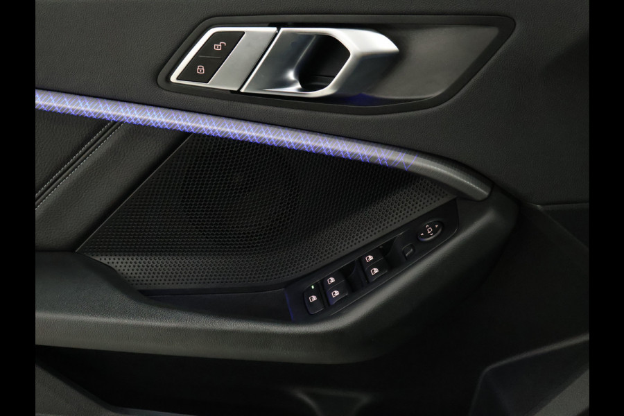 BMW 1-serie 118i Sportline [APPLE CARPLAY, ANDROID AUTO, LED DIMLICHT, CRUISE CONTROL, SPORTSTOELEN, PARKEERSENSOR, NIEUWSTAAT]