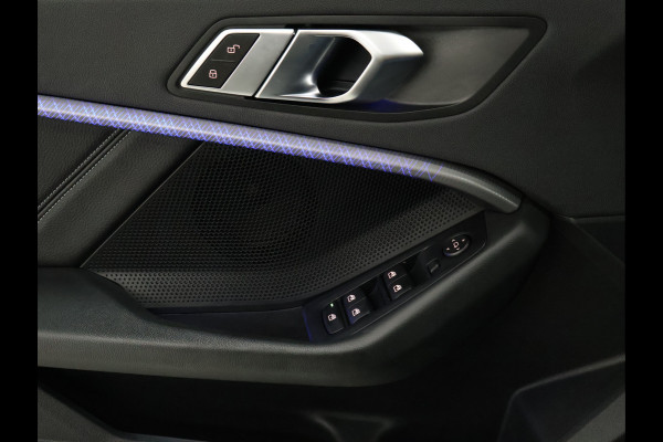 BMW 1-serie 118i Sportline [APPLE CARPLAY, ANDROID AUTO, LED DIMLICHT, CRUISE CONTROL, SPORTSTOELEN, PARKEERSENSOR, NIEUWSTAAT]