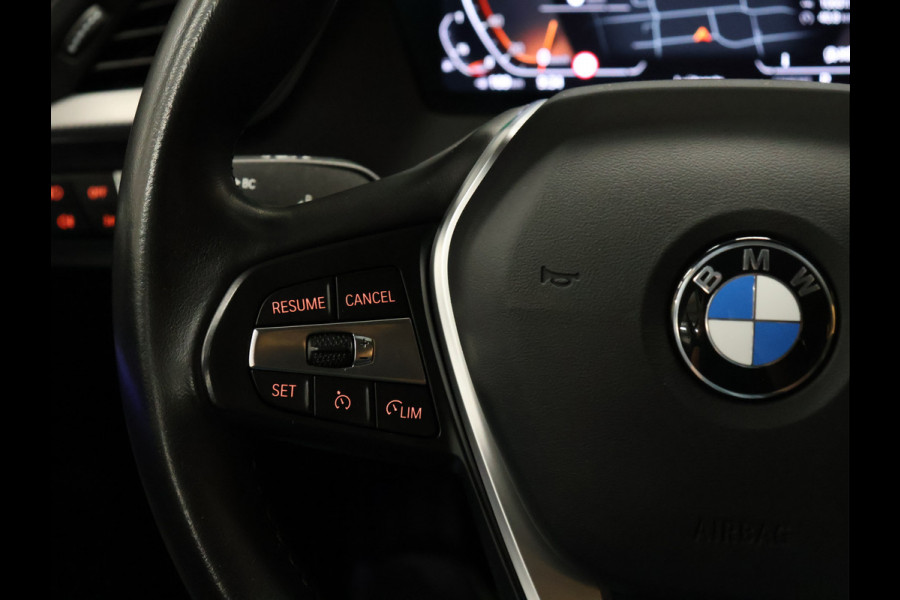 BMW 1-serie 118i Sportline [APPLE CARPLAY, ANDROID AUTO, LED DIMLICHT, CRUISE CONTROL, SPORTSTOELEN, PARKEERSENSOR, NIEUWSTAAT]