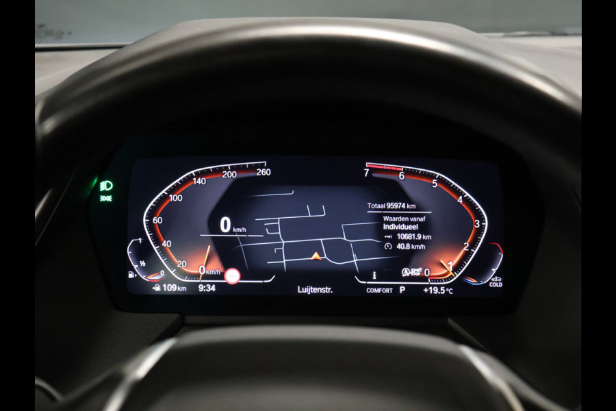 BMW 1-serie 118i Sportline [APPLE CARPLAY, ANDROID AUTO, LED DIMLICHT, CRUISE CONTROL, SPORTSTOELEN, PARKEERSENSOR, NIEUWSTAAT]