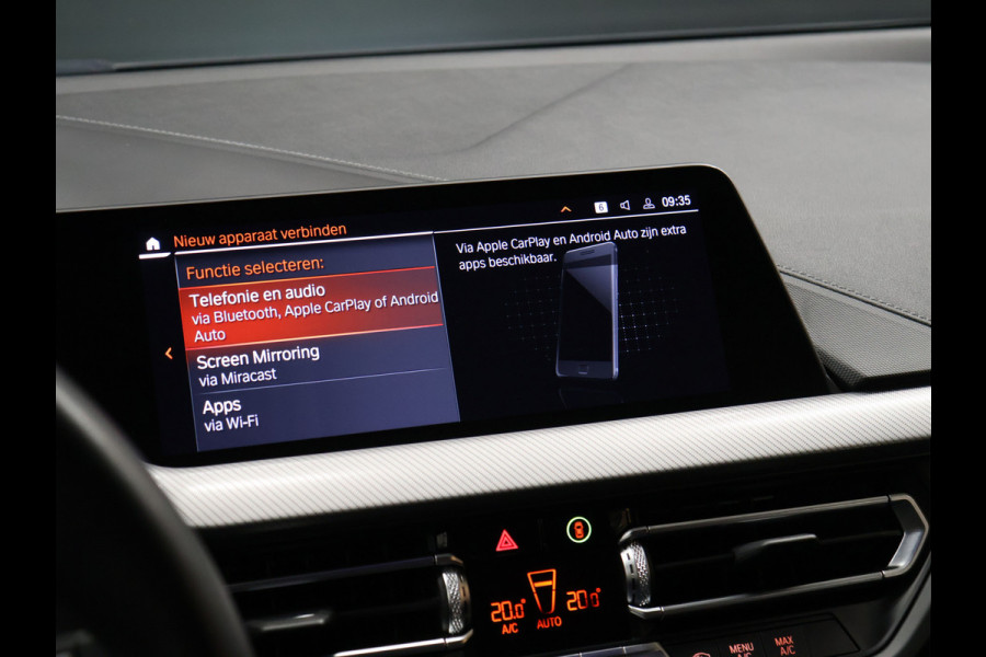 BMW 1-serie 118i Sportline [APPLE CARPLAY, ANDROID AUTO, LED DIMLICHT, CRUISE CONTROL, SPORTSTOELEN, PARKEERSENSOR, NIEUWSTAAT]