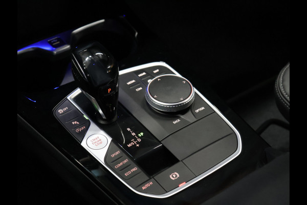 BMW 1-serie 118i Sportline [APPLE CARPLAY, ANDROID AUTO, LED DIMLICHT, CRUISE CONTROL, SPORTSTOELEN, PARKEERSENSOR, NIEUWSTAAT]