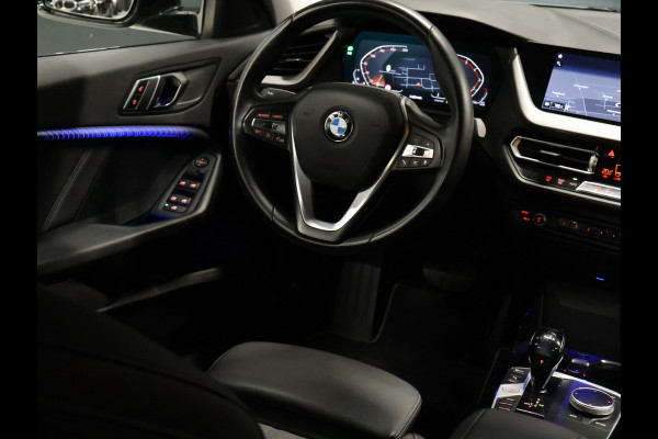 BMW 1-serie 118i Sportline [APPLE CARPLAY, ANDROID AUTO, LED DIMLICHT, CRUISE CONTROL, SPORTSTOELEN, PARKEERSENSOR, NIEUWSTAAT]