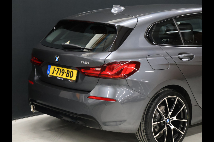 BMW 1-serie 118i Sportline [APPLE CARPLAY, ANDROID AUTO, LED DIMLICHT, CRUISE CONTROL, SPORTSTOELEN, PARKEERSENSOR, NIEUWSTAAT]