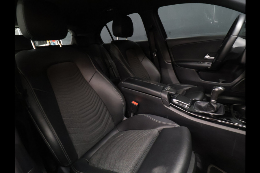 Mercedes-Benz A-Klasse 160 Sport Business Solution [WIDESCREEN, APPLE CARPLAY, ANDROID AUTO, STOELVERWARMING, CAMERA, SPORTSTOELEN, NIEUWSTAAT]