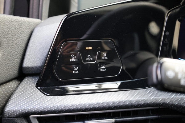 Volkswagen Golf 2.0 TSI R 4Motion 320+PK AKRAPOVIC/IQ+LED/VIRTUAL/PANO/LEER+S.VERWARMING/19" LMV/LINE/ACC/12 MND GARANTIE! Volkswagen Golf 2.0 TSI R 4Motion 320+PK AKRAPOVIC/IQ+LED/VIRTUAL/PANO/LEER+S.VERWARMING/19" LMV/LINE/ACC/12 MND GARANTIE!