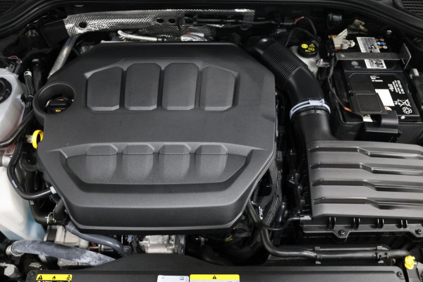 Volkswagen Golf 2.0 TSI R 4Motion 320+PK AKRAPOVIC/IQ+LED/VIRTUAL/PANO/LEER+S.VERWARMING/19" LMV/LINE/ACC/12 MND GARANTIE! Volkswagen Golf 2.0 TSI R 4Motion 320+PK AKRAPOVIC/IQ+LED/VIRTUAL/PANO/LEER+S.VERWARMING/19" LMV/LINE/ACC/12 MND GARANTIE!