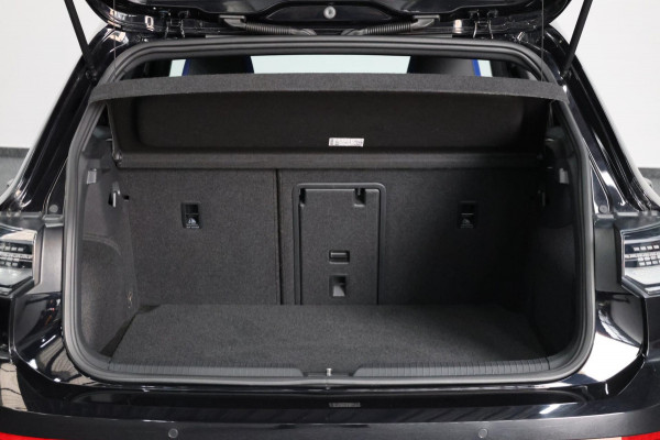 Volkswagen Golf 2.0 TSI R 4Motion 320+PK AKRAPOVIC/IQ+LED/VIRTUAL/PANO/LEER+S.VERWARMING/19" LMV/LINE/ACC/12 MND GARANTIE! Volkswagen Golf 2.0 TSI R 4Motion 320+PK AKRAPOVIC/IQ+LED/VIRTUAL/PANO/LEER+S.VERWARMING/19" LMV/LINE/ACC/12 MND GARANTIE!