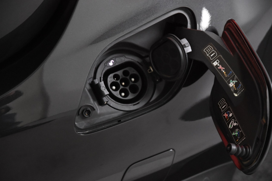 Mercedes-Benz C-Klasse 300 e Advantage Pack *1ste Eigenaar*Leer*Navigatie*Stoelverwarming*