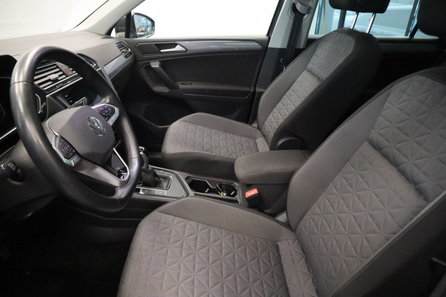 Volkswagen Tiguan 1.5 TSI Life Business ACC Climate Panoramadak PDC Keyless NAP
