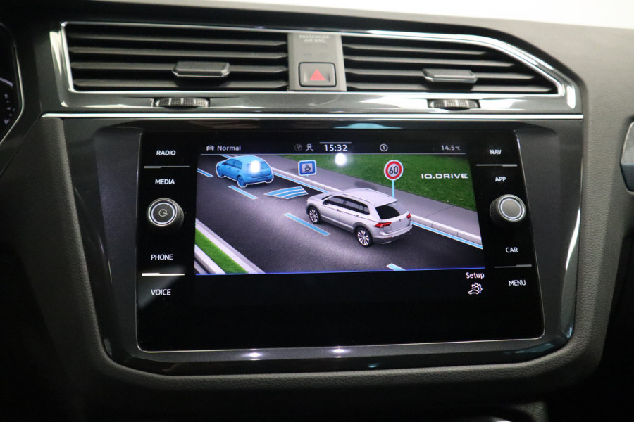 Volkswagen Tiguan 1.5 TSI Life Business ACC Climate Panoramadak PDC Keyless NAP