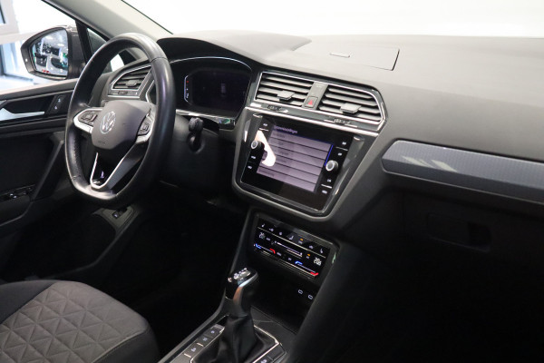 Volkswagen Tiguan 1.5 TSI Life Business ACC Climate Panoramadak PDC Keyless NAP