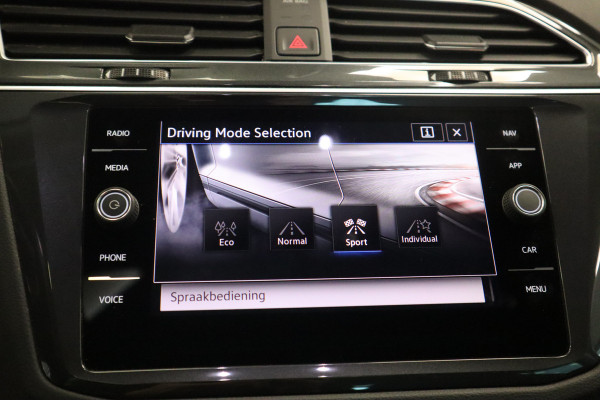 Volkswagen Tiguan 1.5 TSI Life Business ACC Climate Panoramadak PDC Keyless NAP