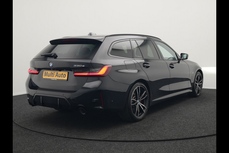 BMW 3 Serie Touring 330e M Sport Facelift Model Plug In Hybrid 292pk Dealer O.H PHEV | Widescreen Navi | Adaptive Cruise | Alcantara Sportstoelen Memory & Verwarmd | Camera | Sfeerverlichting | Apple Carplay | Blis | Keyless | DAB |