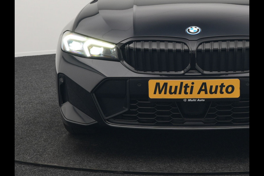 BMW 3 Serie Touring 330e M Sport Facelift Model Plug In Hybrid 292pk Dealer O.H PHEV | Widescreen Navi | Adaptive Cruise | Alcantara Sportstoelen Memory & Verwarmd | Camera | Sfeerverlichting | Apple Carplay | Blis | Keyless | DAB |