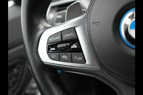 BMW 3 Serie Touring 330e M Sport Facelift Model Plug In Hybrid 292pk Dealer O.H PHEV | Widescreen Navi | Adaptive Cruise | Alcantara Sportstoelen Memory & Verwarmd | Camera | Sfeerverlichting | Apple Carplay | Blis | Keyless | DAB |