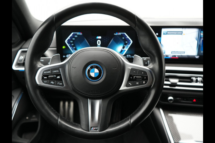 BMW 3 Serie Touring 330e M Sport Facelift Model Plug In Hybrid 292pk Dealer O.H PHEV | Widescreen Navi | Adaptive Cruise | Alcantara Sportstoelen Memory & Verwarmd | Camera | Sfeerverlichting | Apple Carplay | Blis | Keyless | DAB |
