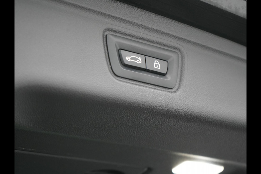 BMW 3 Serie Touring 330e M Sport Facelift Model Plug In Hybrid 292pk Dealer O.H PHEV | Widescreen Navi | Adaptive Cruise | Alcantara Sportstoelen Memory & Verwarmd | Camera | Sfeerverlichting | Apple Carplay | Blis | Keyless | DAB |