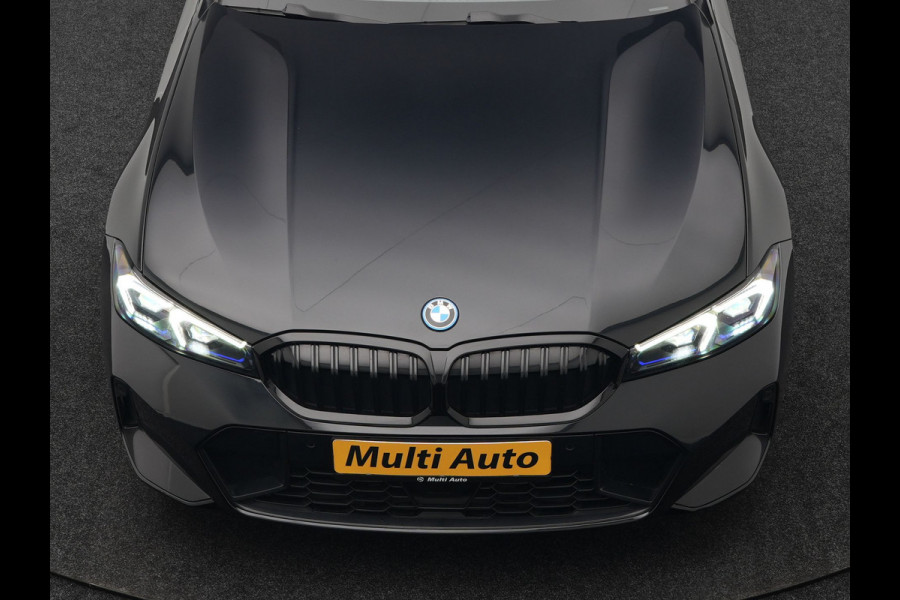 BMW 3 Serie Touring 330e M Sport Facelift Model Plug In Hybrid 292pk Dealer O.H PHEV | Widescreen Navi | Adaptive Cruise | Alcantara Sportstoelen Memory & Verwarmd | Camera | Sfeerverlichting | Apple Carplay | Blis | Keyless | DAB |