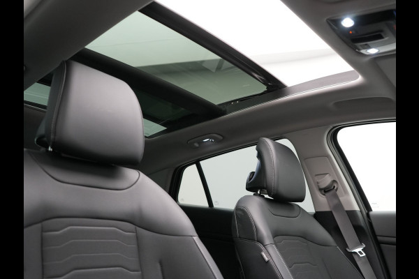 Kia Sportage 1.6 T-GDi AWD Dynamic Plus Line Plug In Hybrid 265pk Dealer O.H PHEV | Trekhaak Afneembaar | Panodak | Adaptive Cruise | Apple Carplay | Camera | Lederen Sportstoelen Vewarmd | Blis | Navigatie | Virtual | DAB |