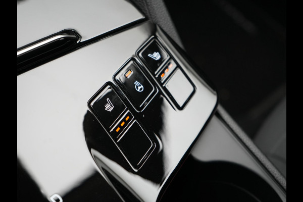 Kia Sportage 1.6 T-GDi AWD Dynamic Plus Line Plug In Hybrid 265pk Dealer O.H PHEV | Trekhaak Afneembaar | Panodak | Adaptive Cruise | Apple Carplay | Camera | Lederen Sportstoelen Vewarmd | Blis | Navigatie | Virtual | DAB |